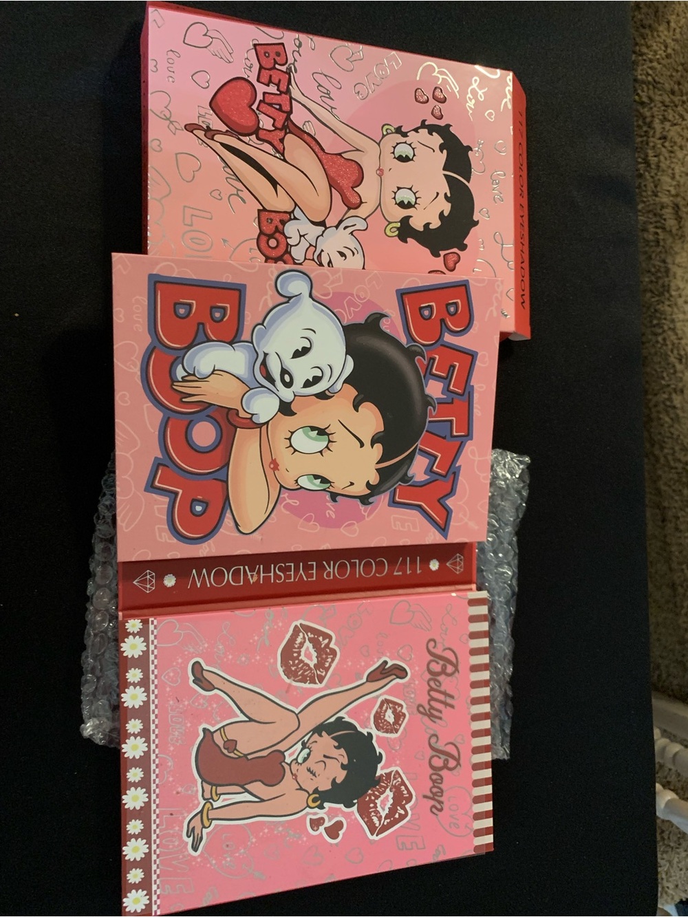 Betty Boop Multicolor 117-Color Eyeshadow Palette for Women Makeup - Picture 2 of 3
